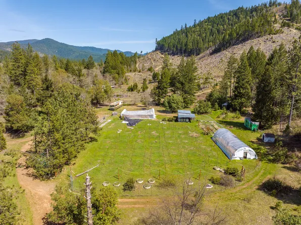 4771 Lake Shore Dr, Selma, OR 97538