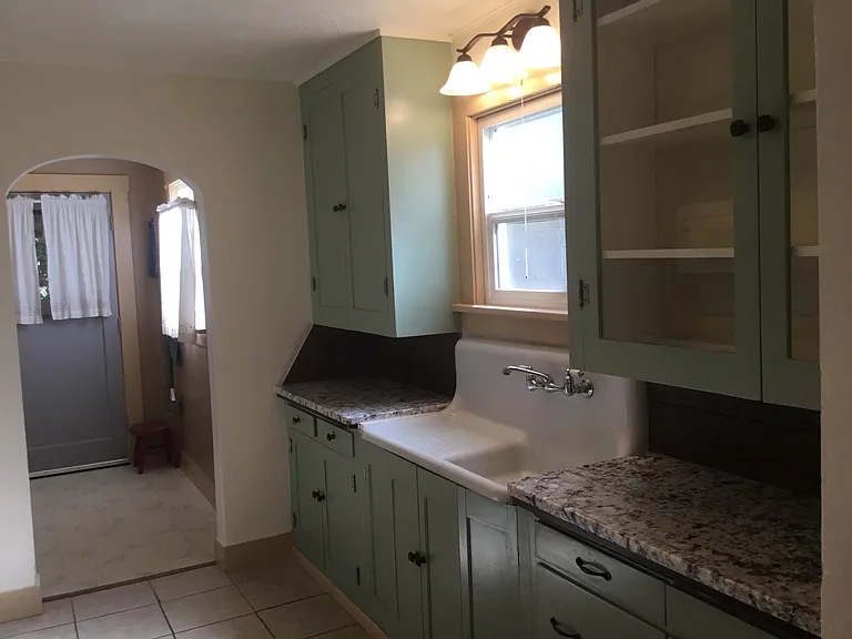 1130 Ellinor Ave — Photo 10