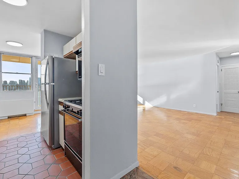 6040 Boulevard East #14F — Photo 7