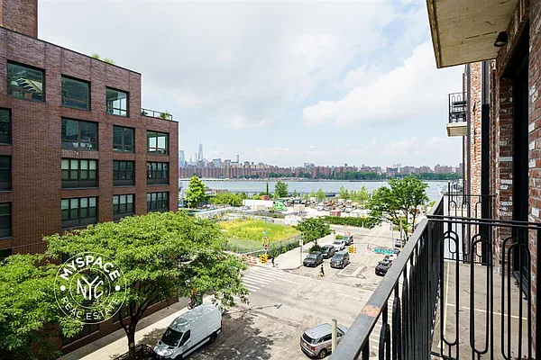 Rented by MySpaceNYC | media 96