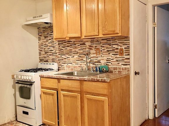 4th image of 1757 Dean St #1