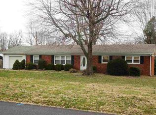 135 Rebecca Ln, Paducah, KY 42001