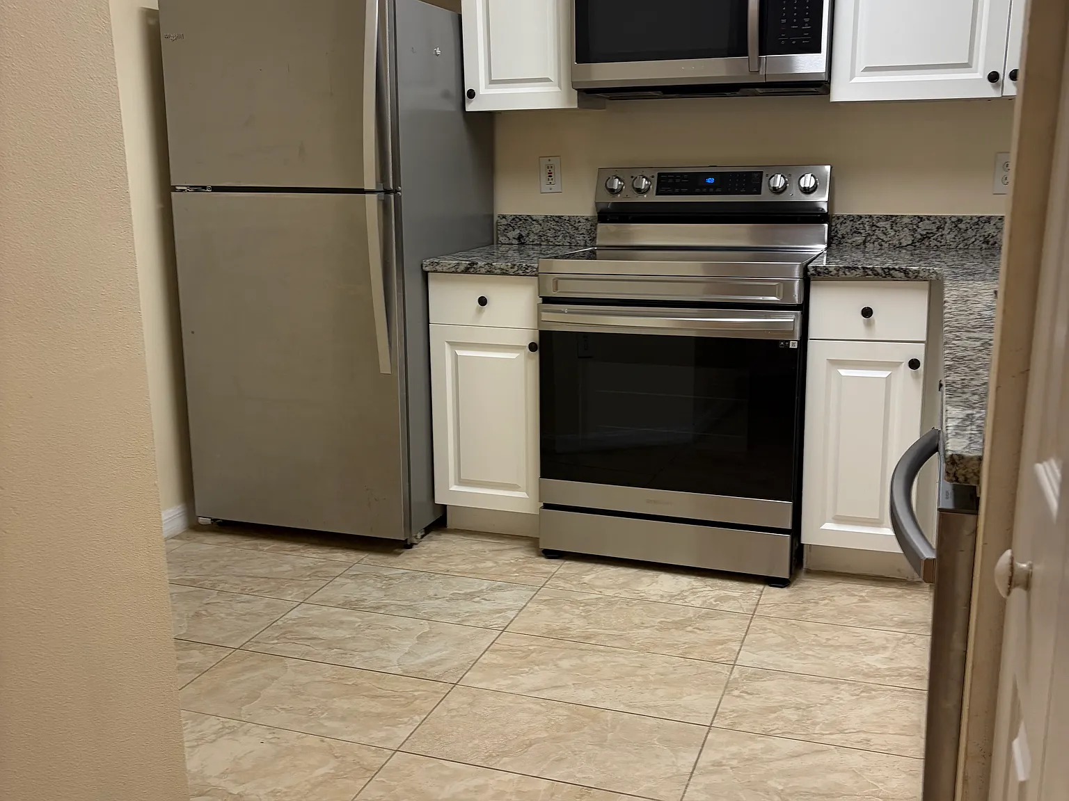 Palm Villa Condominium — Photo 2