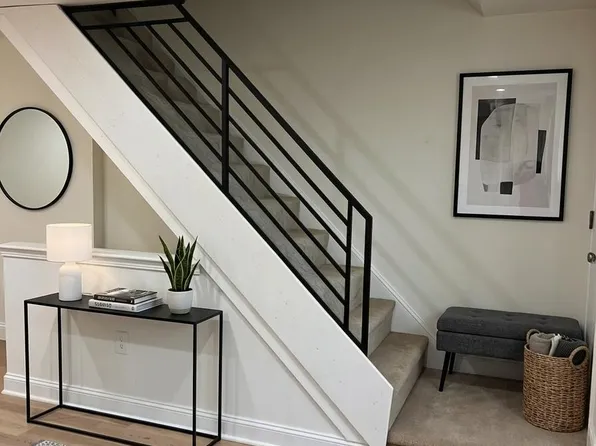 7650 Sherwood Rd, Philadelphia, PA 19151