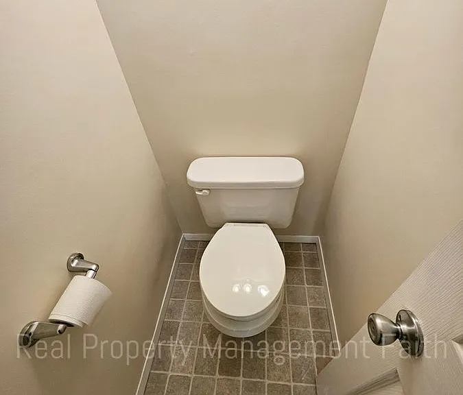14 Greenwood Trl N — Photo 20