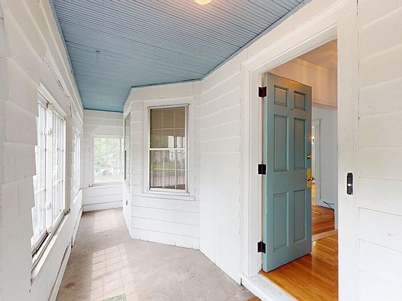 4th image of 233 Florence Ave