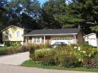 6113 Stagecoach Trl, Oscoda, MI 48750