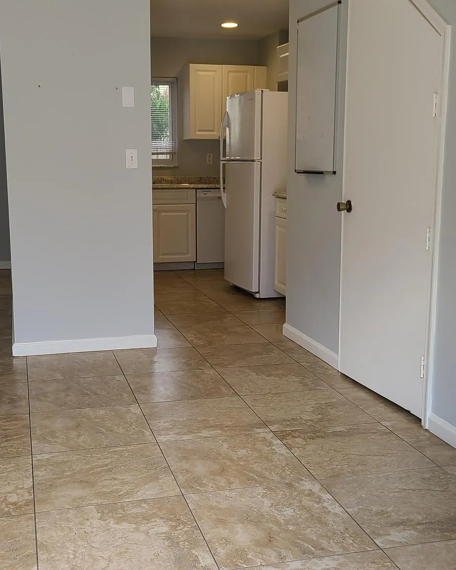 3 bed, 2.5 bath, 1850 sqft, $2,800 — Photo 2
