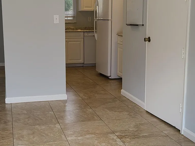 13793 Yarmouth Dr — Photo 2