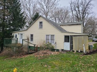 3453 Meadowbrook Rd, Bridgeport, WV 26330