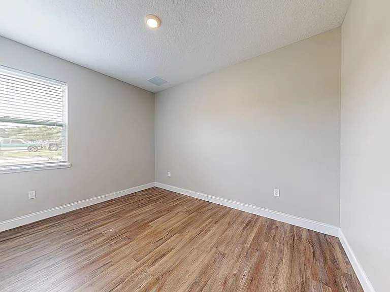 Eleven Oaks — Photo 87
