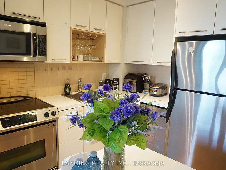 21 Carlton St #3404 — Photo 8