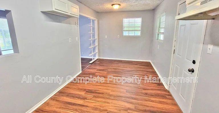 9348 Culpeper Ave — Photo 11
