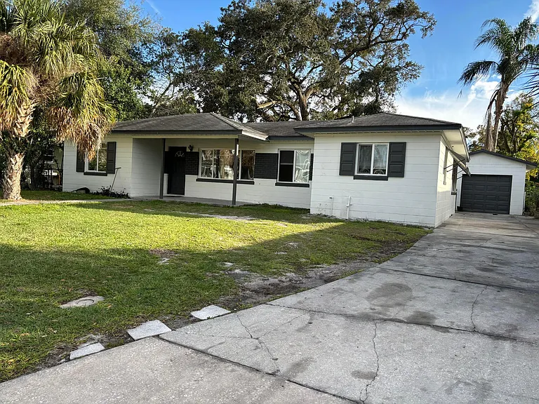 2920 W Cherry St — Photo 2