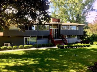 11 Valley Rd, Southborough, MA 01772