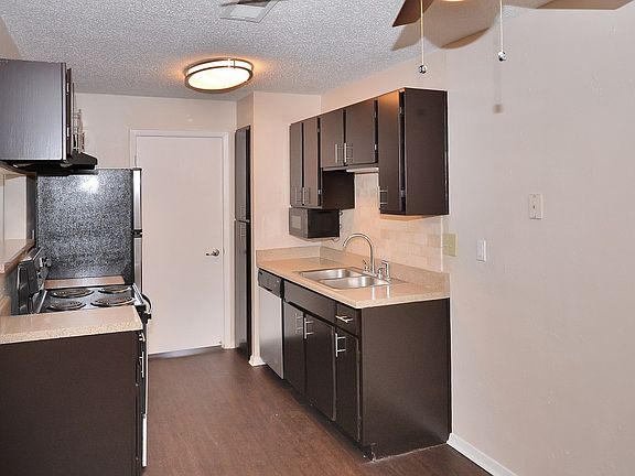 2nd image of 165 N Old Orchard Ln APT 0225