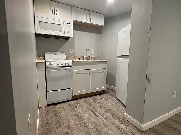 776 Main St #16 — Photo 5