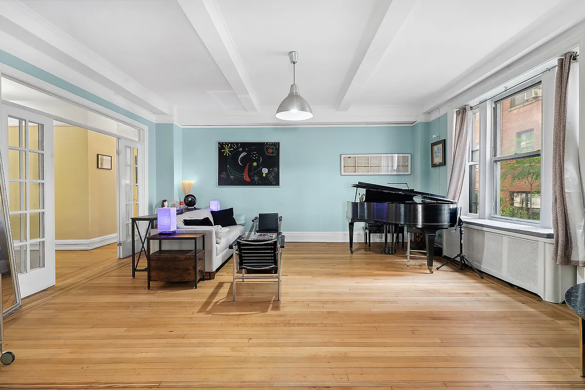 138 East 36th St Unit 1C  