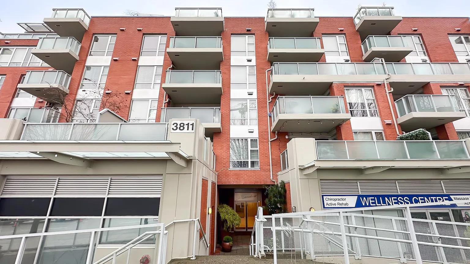 3811 Hastings St #403 photo 1