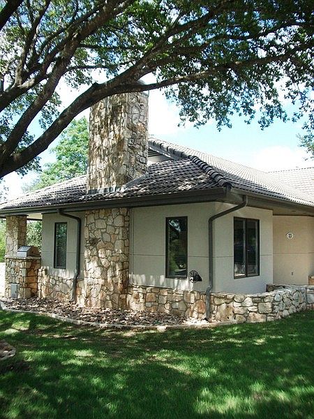 1st image of Clubhouse Hill Dr