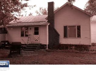 437 Factory St, Manawa, WI 54949