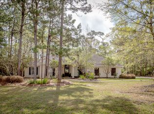 2300 Turning Leaf Dr, Ocean Springs, MS 39564