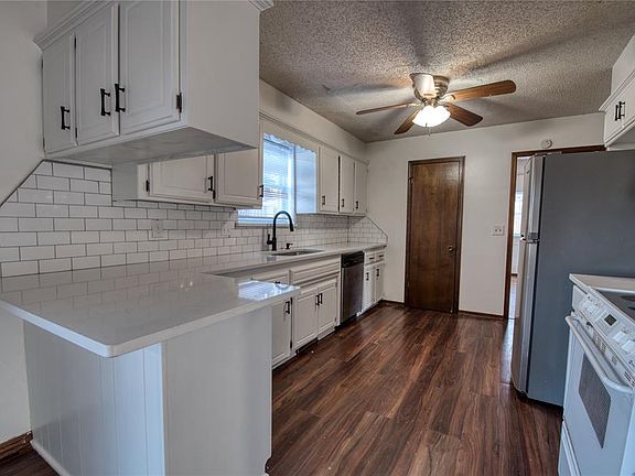 5th image of 2908 N Redmond Ct