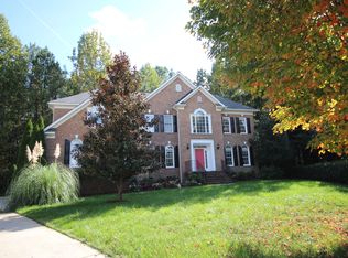 727 Kingsmill Ln, Lake Wylie, SC 29710