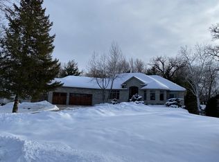 55 Clay Cliffe Dr, Tonka Bay, MN 55331
