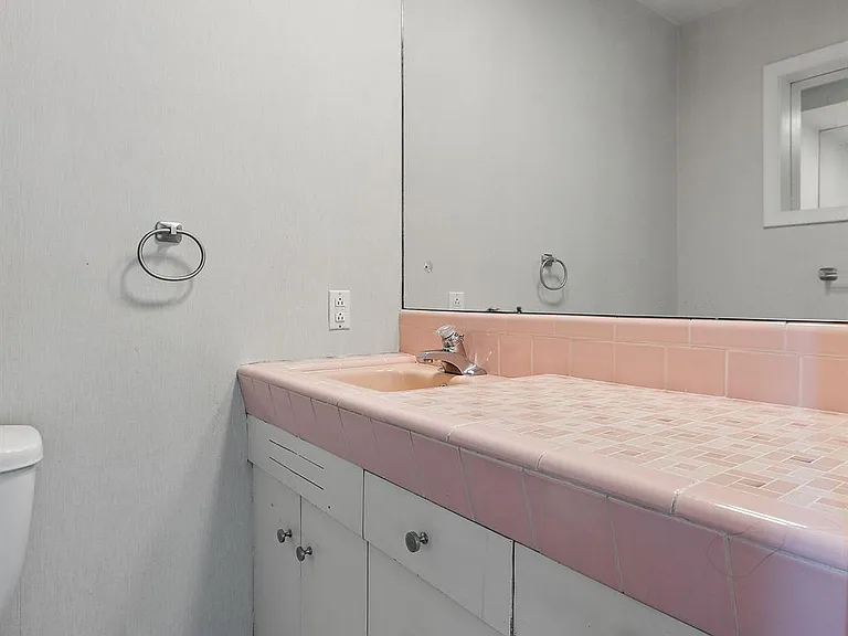 966 Woodlea St — Photo 10