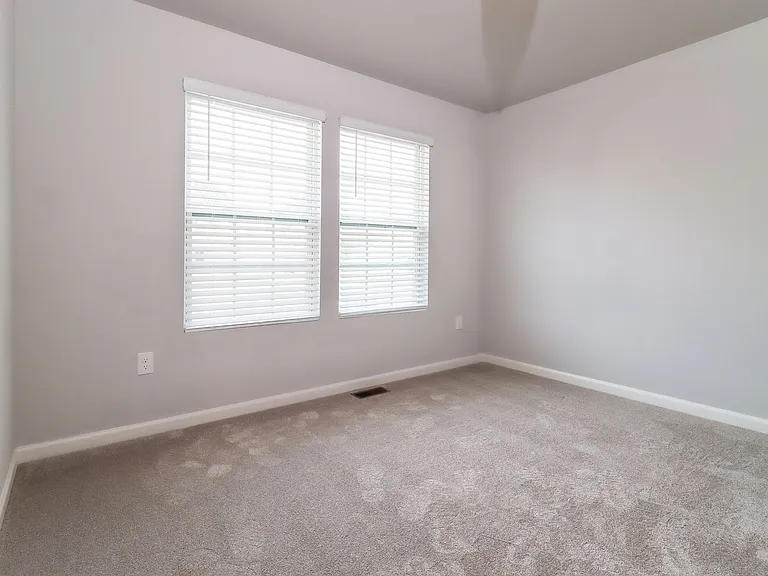 2216 Macatawa Ln — Photo 12