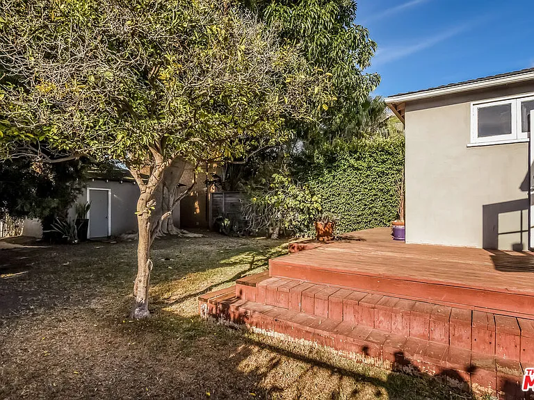801 Brooks Ave — Photo 9