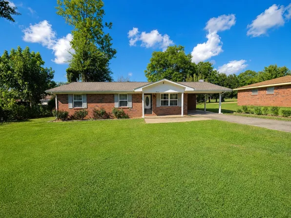 406 Montgomery St SE, Russellville, AL 35653