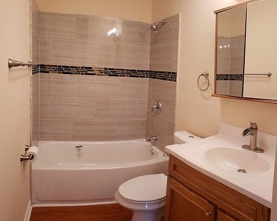 5th image of 4521 Poplar Ave