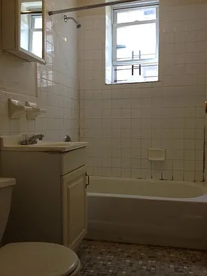 Rented by Premier Metro Realty Corp | media 6