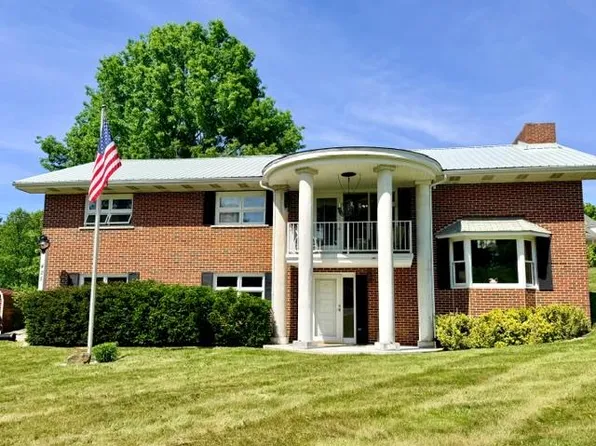 425 Stonewall Rd, Beckley, WV 25801