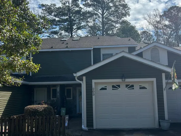 203 Cedarwood Village, Morehead City, NC 28557