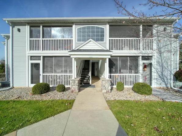 778 W Barrington Cir, Jackson, MI 49203