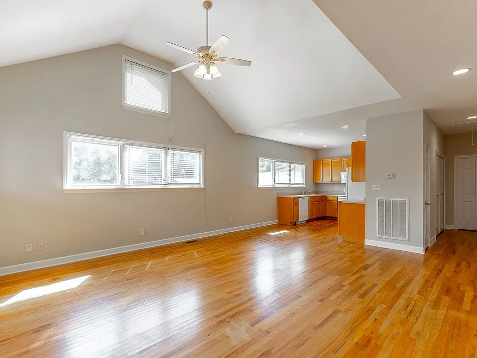 3733 Carl White Pl