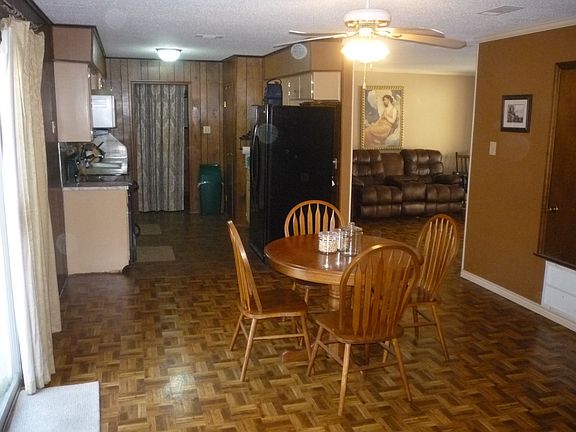 Kitchen/Dining Area