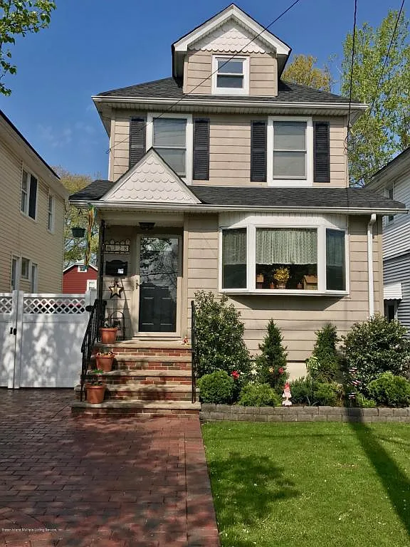 328 Willowbrook Rd photo 1
