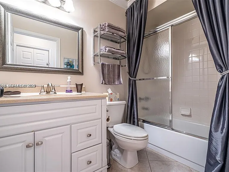 221 Waterside Dr #221 — Photo 3