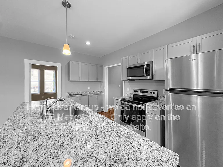 1219 N Chamberlain Ave — Photo 8