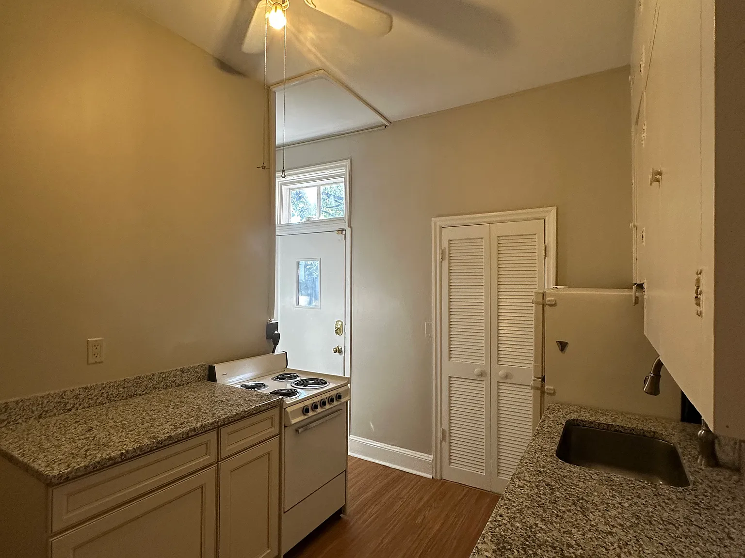 114 S Patrick St — Photo 4