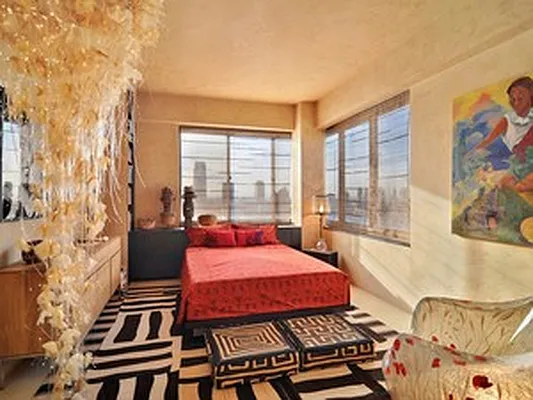 Sold by Corcoran | media 25