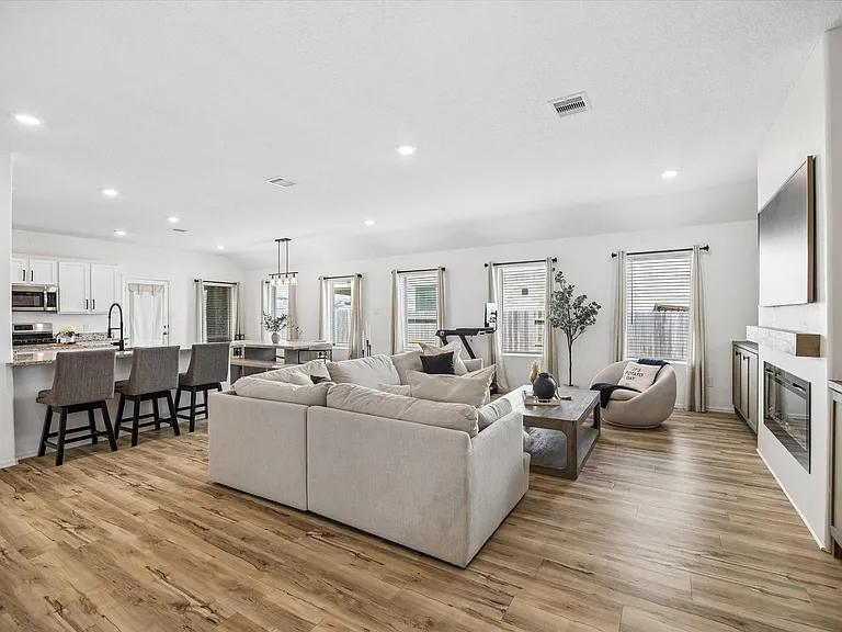 7511 Greenbriar Canyon Ln — Photo 6