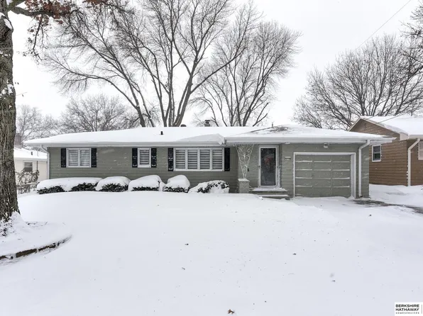 3718 S 75th St, Omaha, NE 68124