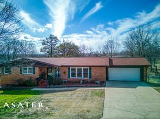 406 Natchez Trace St, Harrison, AR 72601