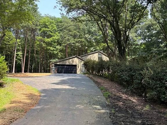 3rd image of 4814 Sweetbriar Rd