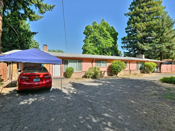 2417 Happy Valley Dr, Medford, OR 97501